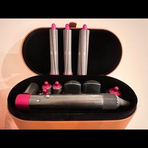 Like New Dyson Airwrap Complete.